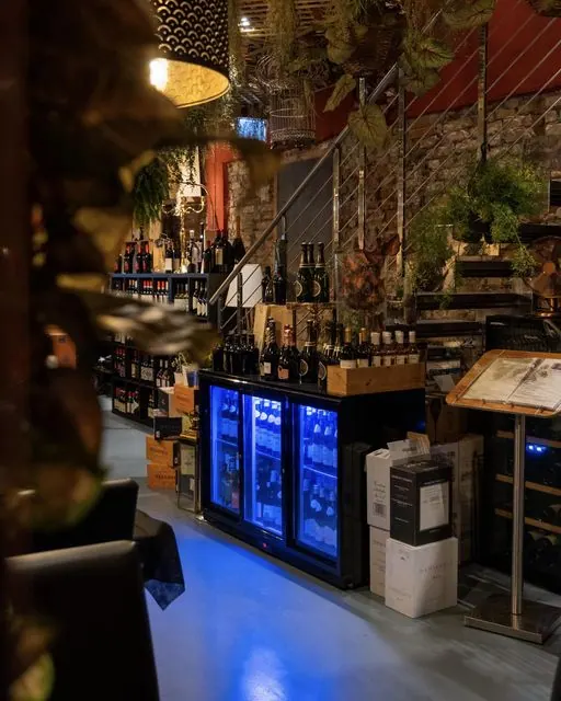 La cantina dei vini del Mastino Bistrot – Verona